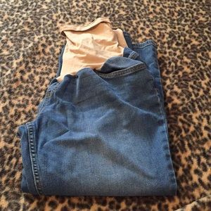 Capri maternity jeans